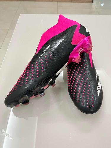 Chuteira adidas Predator Profissional