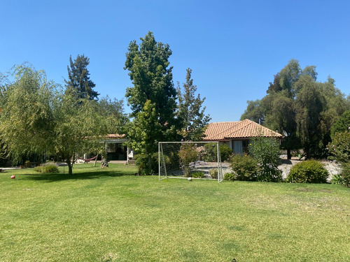 Hermosa Casa Ubicada En El Sector Lo Pinto, Chicureo