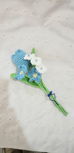 Ramo De Flores Eternas Tejidas A Mano Celeste