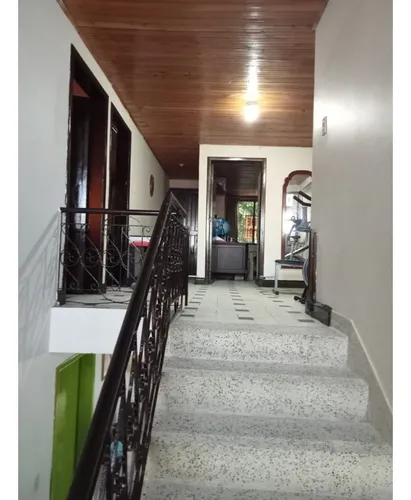 Venta De Casa De 350mt2 En El Templete, Sur De Cali 8412.
