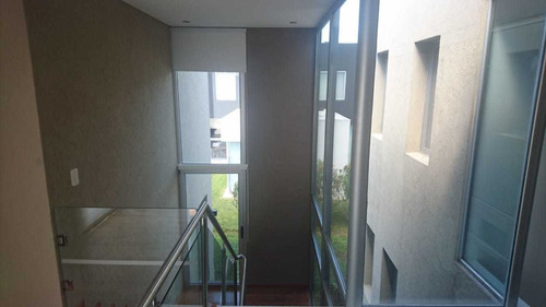 Alquiler Residencial De 6 Amb. En Barrio El Golf.
