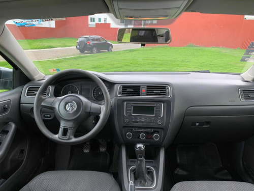 Imagen 11 de 13 de Volkswagen Jetta 2013 2.5 Style 5vel Mt