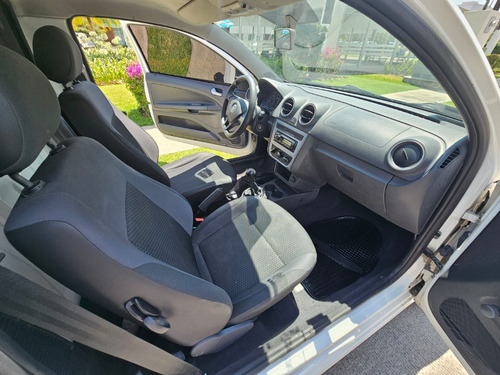 Volkswagen Saveiro 1.6 Starline Ac Mt