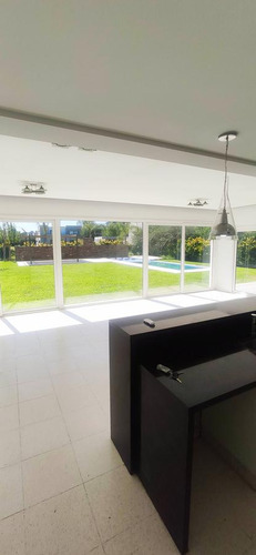 Vendo Casa En Kentucky Club De Campo Oportunidad !!!
