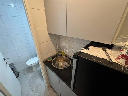 Exclusiva Oficina 70 M2 /pedro De Valdivia /sector Comercial