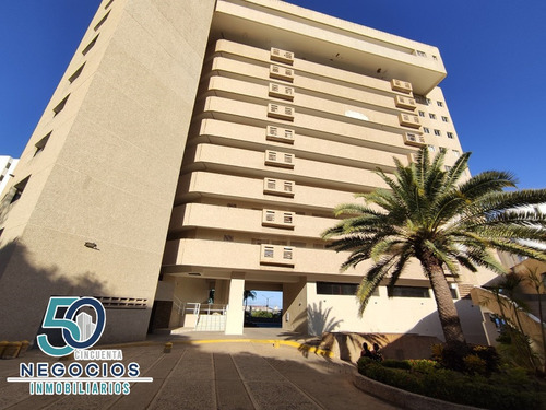 Imagen 1 de 12 de Hermoso Apartamento En Playa Moreno
