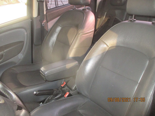 Imagem 4 de 14 de Linea 1.9 Absolute 2010 Flex