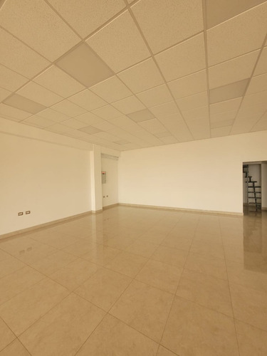 Local Comercial En Arriendo, Piso 2, En Av. Francisco Bilbao