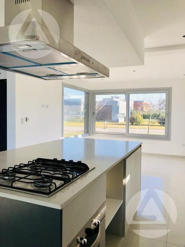 Casa En Venta En Barrio Privado Los Naranjos - Canning