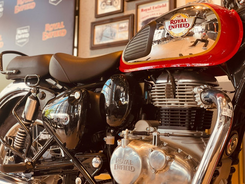 Imagen 12 de 25 de Royal Enfield Classic 350 - Chrome & Dark