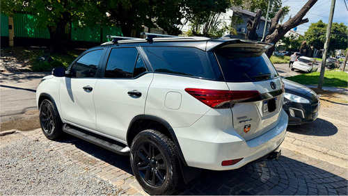 Toyota Hilux SW4 2.8 Srx 177cv 4x4 7as