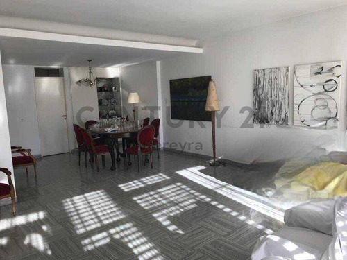 Imagen 2 de 9 de 45 Entre 6 Y 7. Piso De 4 Dormitorios En Venta, La Plata