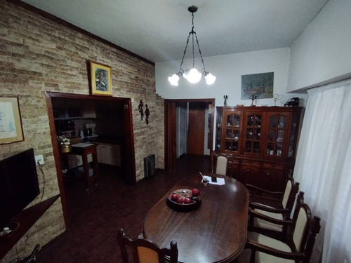 Casa En Venta En Moron Sur