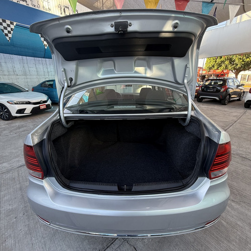 Volkswagen Vento 1.6 Confortline At