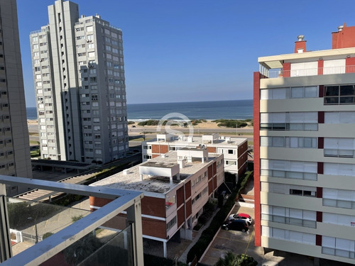Apartamento De 2 Dormitorios En Excelente Precio- Ref: 4820
