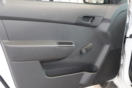 Imagen 14 de 14 de Chevrolet Aveo 2018 1.6 Ls Mt