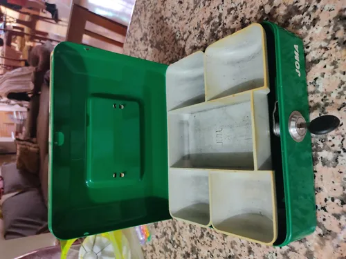 Caja Chica Pequeña (Usado)