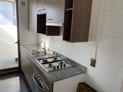 Departamento En Avda Brasil, En Buen Estado De Conservación