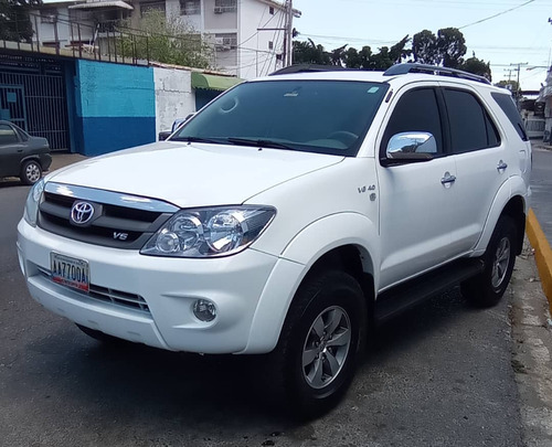 Imagen 4 de 10 de Toyota Fortuner Sr5