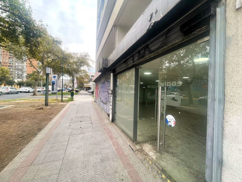 Arriendo Local Comercial De 122,10 M2, Vicuña Mackenna, Ñuñ