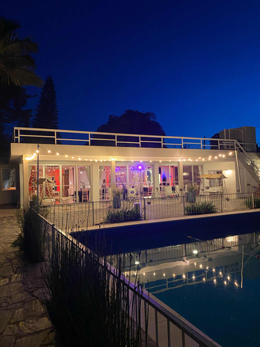 Salón De Fiestas Con Catering P/ Eventos Sociales Y Corporativos De Día Y Noche Quilmes Leer Descripción.-