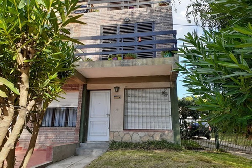 Imagen 2 de 17 de Dúplex Ubicado En El 1º Piso A Metros De La Calle Asfaltada Ideal Vivienda Permanente