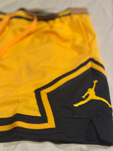 Short Jordan Oversize Amarillo