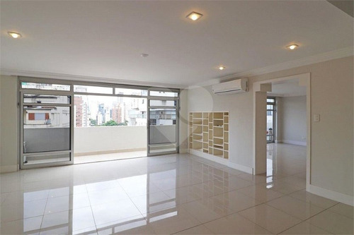 Aparatamento Com 300 Metros De Área Útil , Na Rua Do Clube Pinheiros , Totalmente Reformado , - 353-im559609