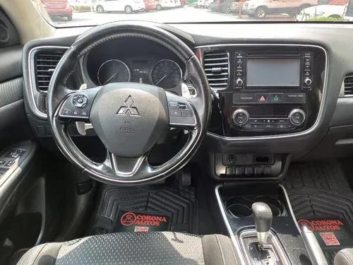 Mitsubishi Outlander 2.4 Se Cvt
