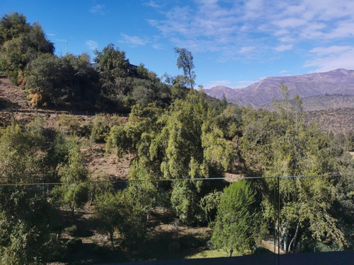 En Exclusivo Condominio Valle Escondido