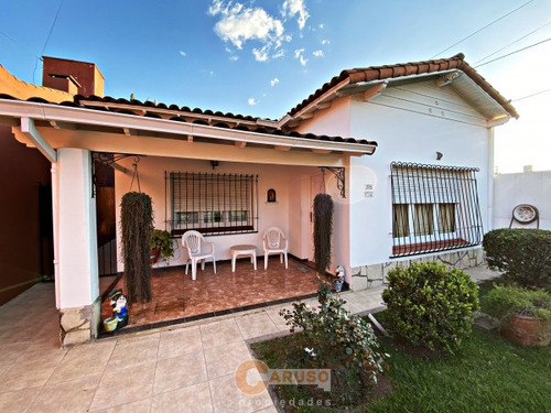 Casa Con 3 Dormitorios En Pdr Centro, Sobre La Ruta