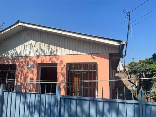 Casa En Venta De 2 Dorm. En San Bernardo