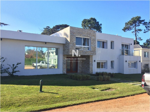 Casa En Punta Del Este, Boulevard Park | Nicolas De Modena Ref:2232- Ref: 2232
