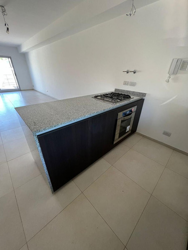 Duplex En Venta A Estrenar De 4 Ambientes Carlos Croce 990 (banfield)