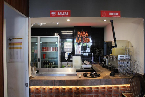 Negocio En Traspaso En Plaza Cañadas Del Lago (equipado Para Taquería)