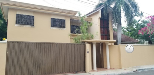 Imagen 1 de 24 de Preciosa Casa En Venta En Villa Olga