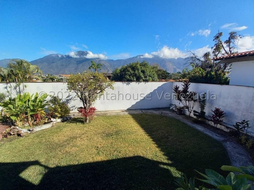 Imagen 20 de 29 de Estupenda Casa En Calle Cerrada Con Vigilancia Las 24h En Una De Las Mejores Zonas De Caracas. En Colinas De Los Ruices. Mls#22-17841