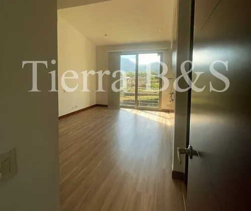 Lujosa Residencia: Confort Y Elegancia Por $13.900.000 Incluida Administración, San Simón