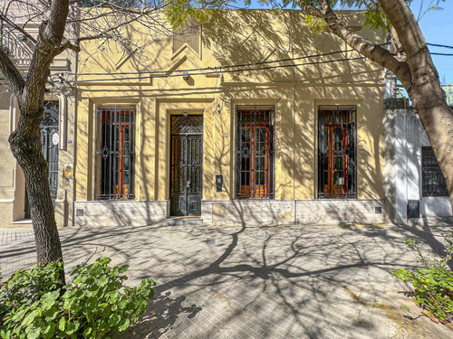 Casa En 1 Sola Planta Con 3 Dormitorios Más Escritorio, Patio Y Terraza