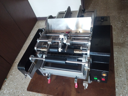 Imagen 2 de 5 de Etiquetadora Paras Envaces Cilindricos Xiaoteng Xt-50a