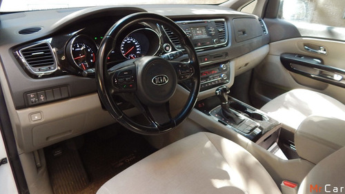 Kia Grand Carnival Ex 2016