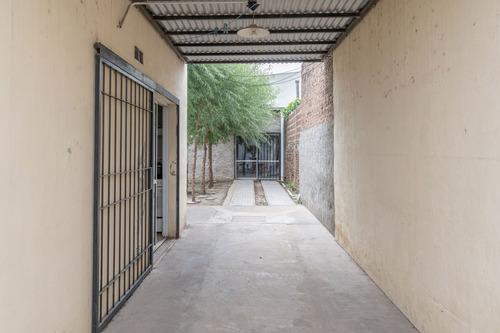 Imagen 12 de 24 de Casa A La Venta 2 Dormitorios En San Lorenzo