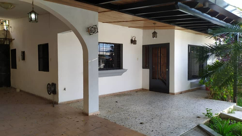 Imagen 3 de 19 de Casa En Venta, Trigal Sur, Carabobo.