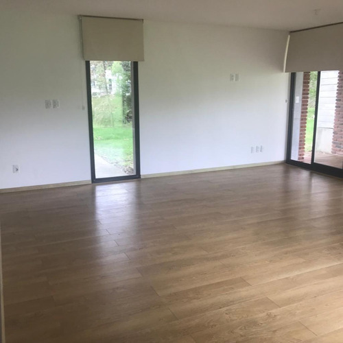 Imagen 10 de 27 de Casa En Venta Ambientes Amplios, 3 Dormitorios + Servicio. 310 M2 + Terreno. Vale La Pena Coordinar Visita!