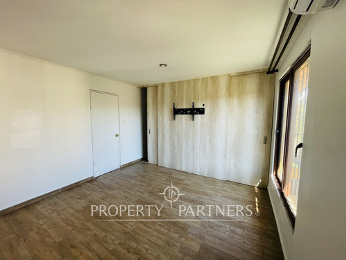 Santa Cruz, Casa En Barrio Residencial