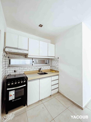 Casa En Venta - 2 Dormitorios 1 Baño - Cochera - 105mts2 - City Bell