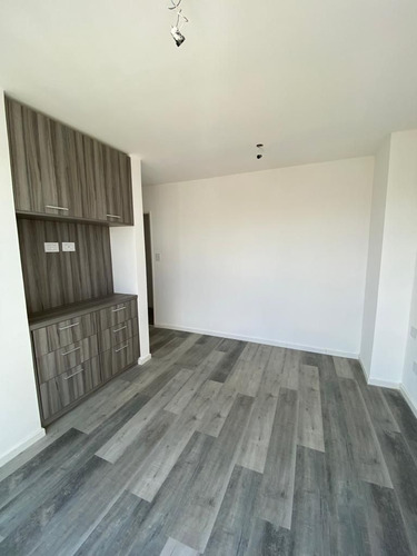 Imagen 10 de 17 de Venta Semipiso 2 Dorm C/ Cochera 15 E/45 Y 46. La Plata
