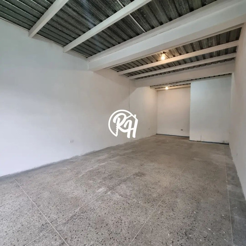 Local Comercial En Alquiler En Santa Rosa, Maracay