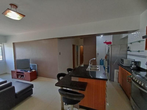 Imagen 11 de 13 de Gabriel Rivas Vende Apartamento En Res. Taguay Suites Urb. Mañongo Cod: Foa-1874