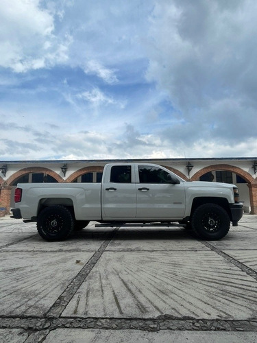 Imagen 2 de 13 de Chevrolet Silverado 2500 Doble Cabina